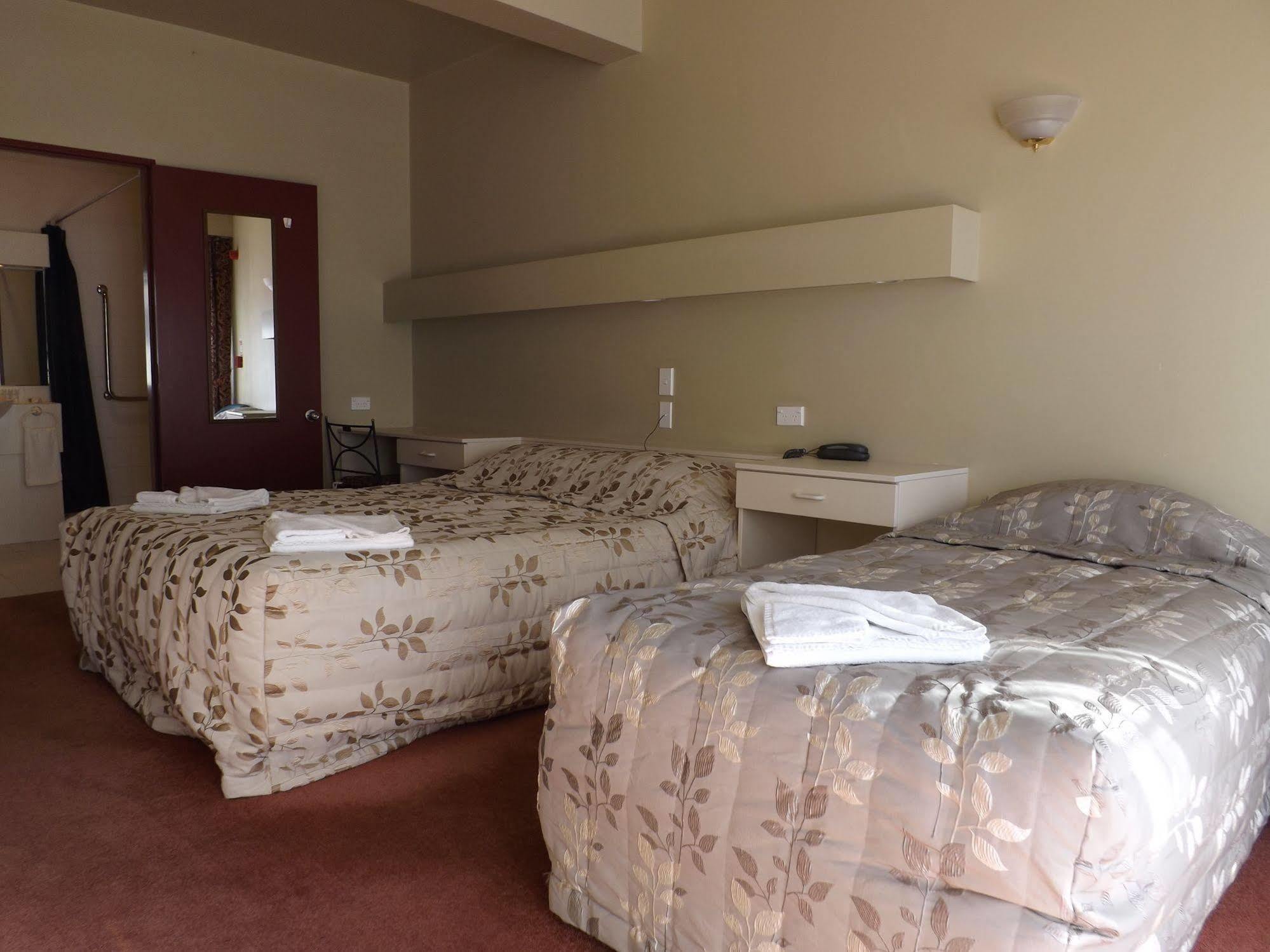 ยู สตูดิโอ พาราพาเรามู บีช Motel ปาราปาราออมู ภายนอก รูปภาพ