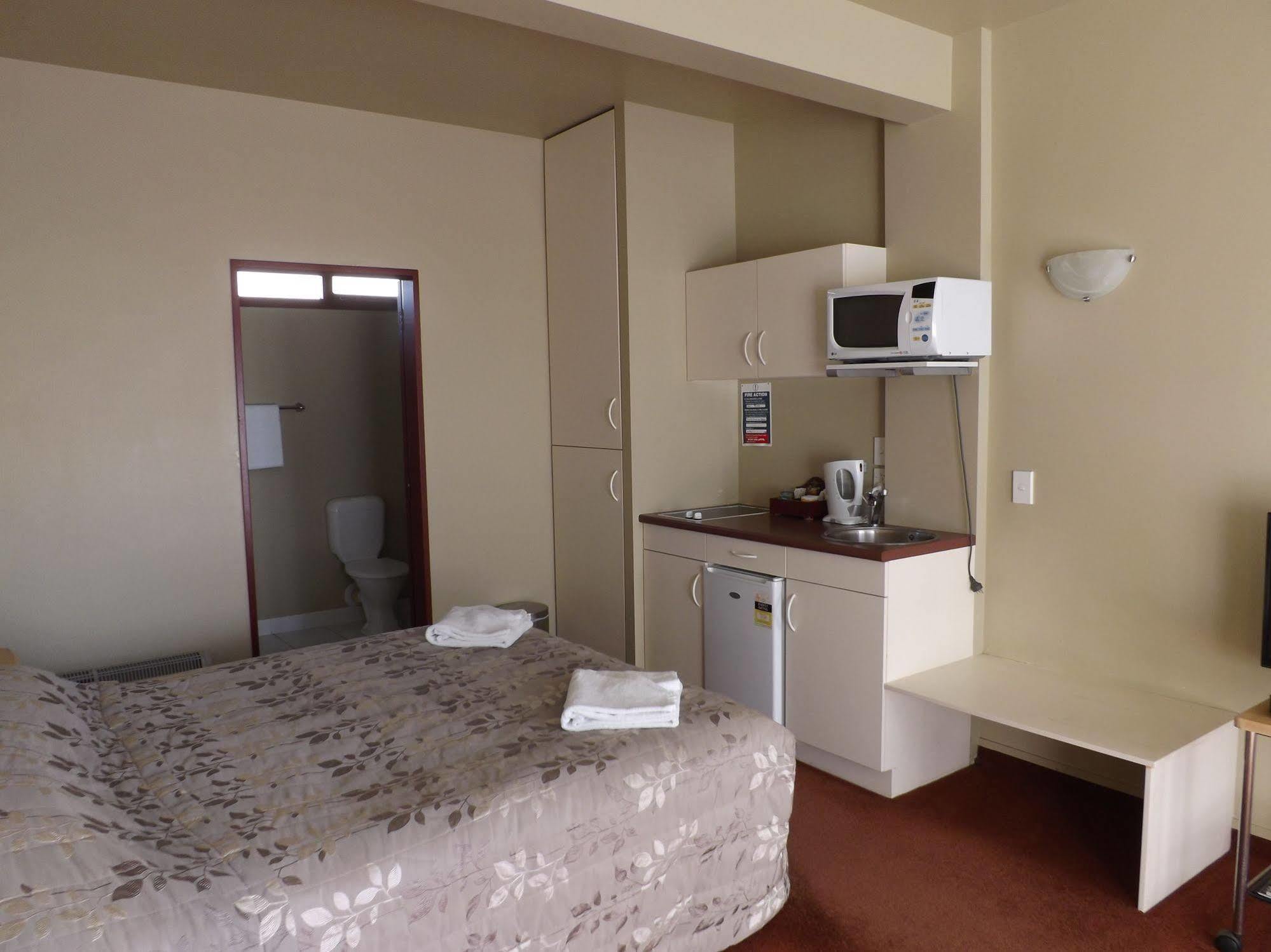 ยู สตูดิโอ พาราพาเรามู บีช Motel ปาราปาราออมู ภายนอก รูปภาพ