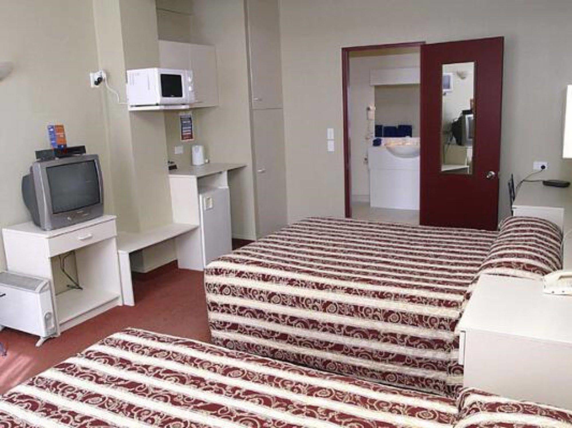 ยู สตูดิโอ พาราพาเรามู บีช Motel ปาราปาราออมู ภายนอก รูปภาพ