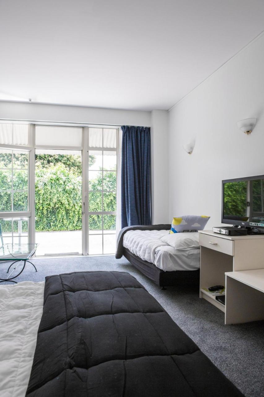 ยู สตูดิโอ พาราพาเรามู บีช Motel ปาราปาราออมู ภายนอก รูปภาพ